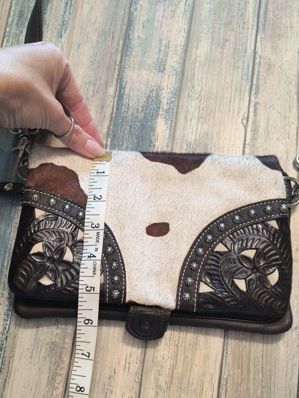 American West Cowhide Crossbody Bag - Picture 5 of 7